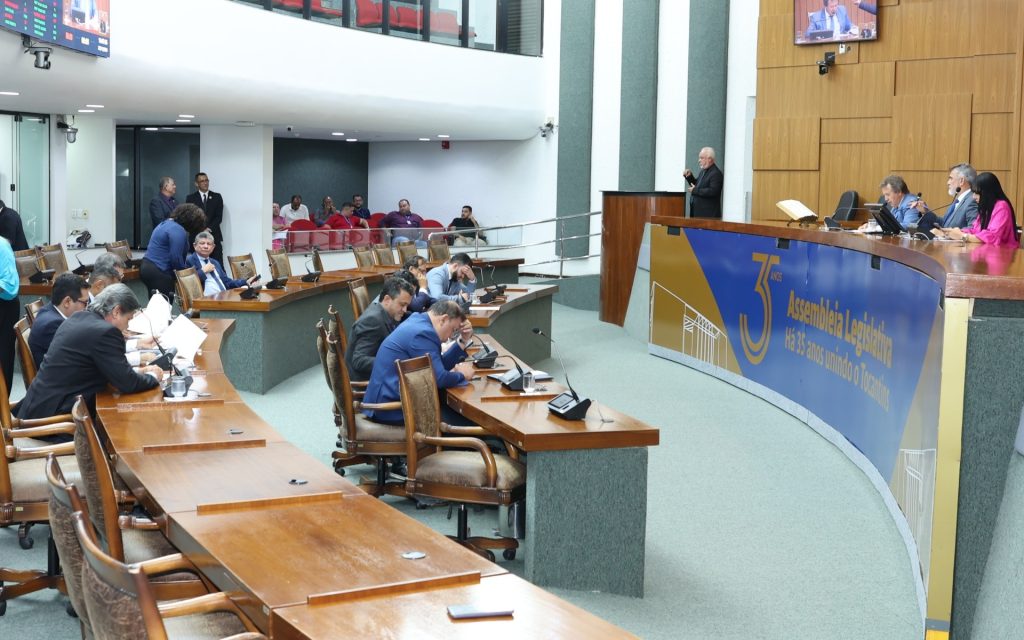 Deputados aprovam resolução que determina nova eleição para mesa diretora da Assembleia
