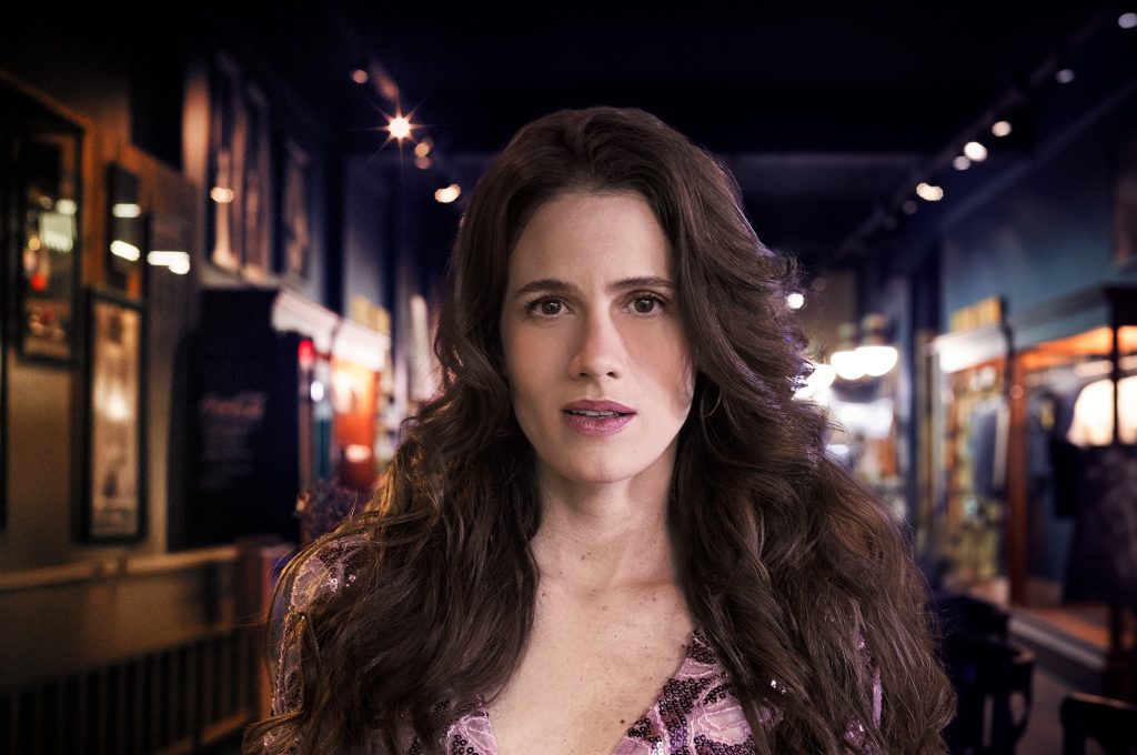 Ana Cañas concilia ‘feminejo’, baladas e ecos de Belchior e Dylan em álbum para o ‘mercado comum da vida humana’