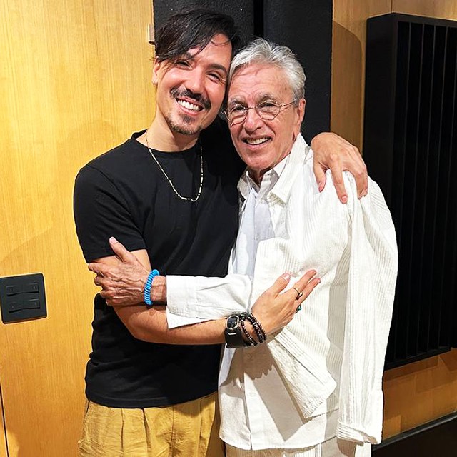 Lua Yvys alça curto voo autoral, sem uma assinatura própria, em álbum com Caetano Veloso e clima de brisa baiana