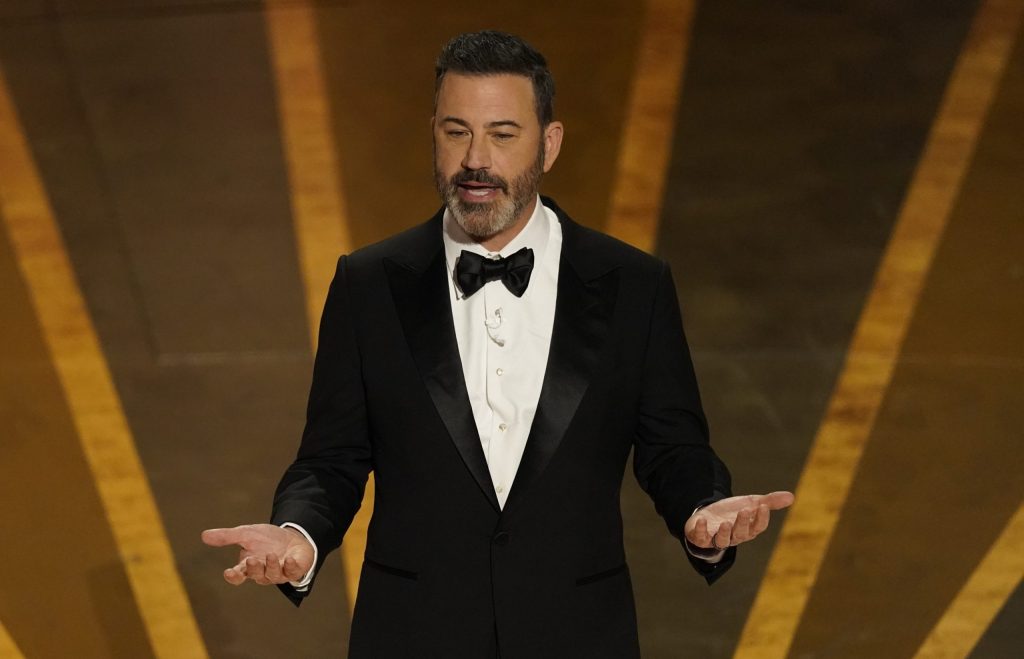 Quem é Jimmy Kimmel, apresentador de programa suspenso após fala sobre morte de Charlie Kirk