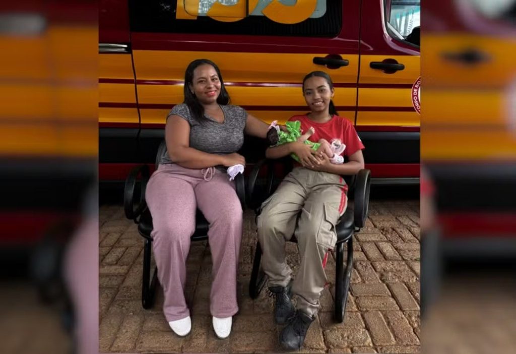Adolescente de 13 anos salva irmã recém-nascida que estava sem respirar: ‘Foi um alívio enorme’