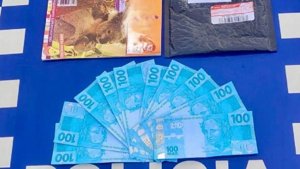 Adolescente de 17 anos é flagrado ao receber encomenda com R$ 1 mil em dinheiro falso nos Correios