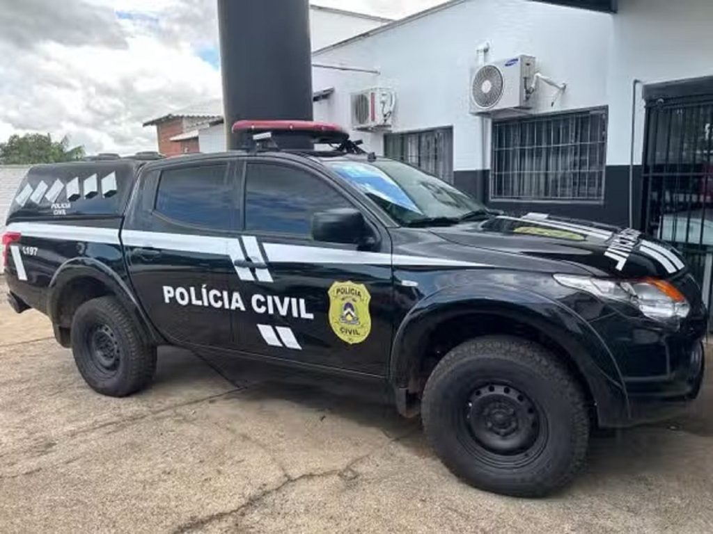 Homem é preso por suspeita de embriaguez após dirigir em zigue-zague e desacatar autoridades, diz polícia