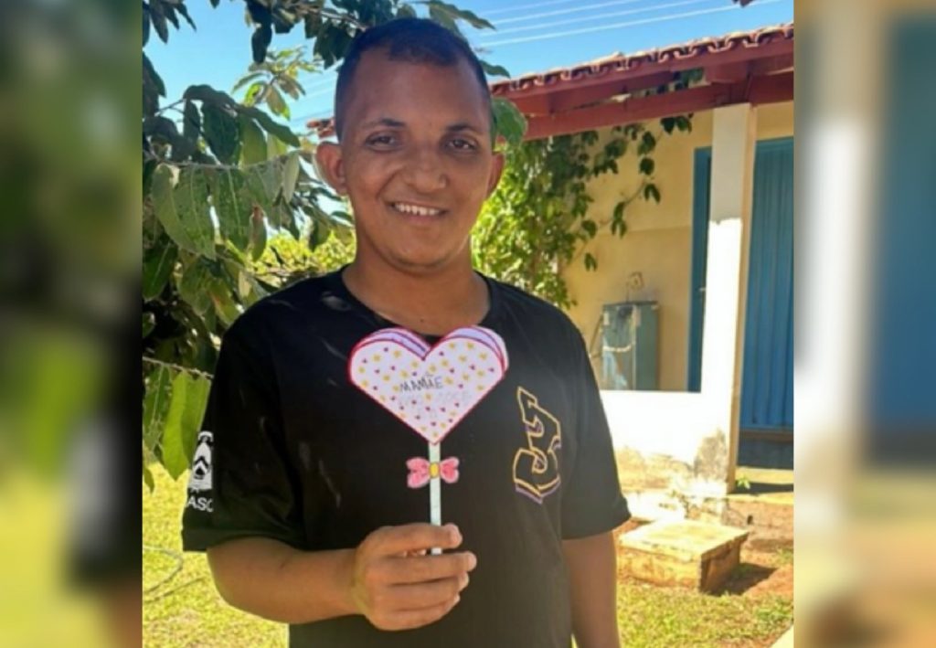 ‘Não merecia isso’, diz mãe de jovem morto após tiroteio na final da Copa do Craque no Tocantins