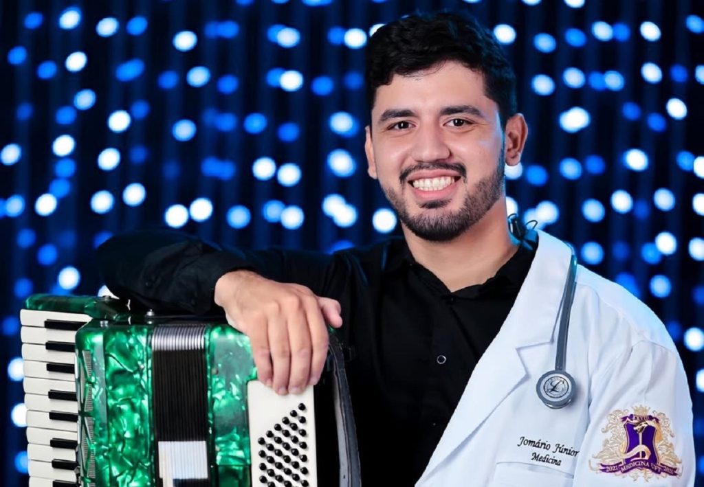 Estudante de medicina que morreu no hospital tinha recusado atendimento médico após cair de moto, diz polícia