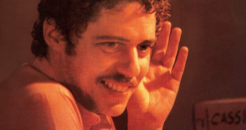Álbum ‘Meus caros amigos’, de Chico Buarque, faz 50 anos como ‘best of’ de artista que avançou com sinal fechado
