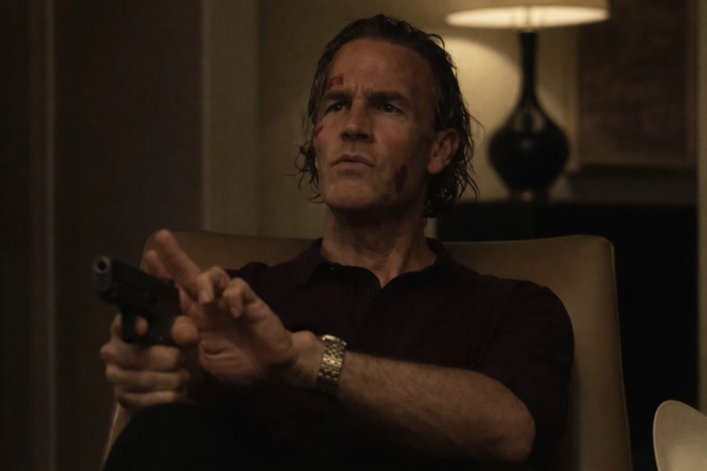 James Van Der Beek interpreta ‘pastor sinistro’ em filme póstumo; veja primeiras imagens de ‘The Gates’
