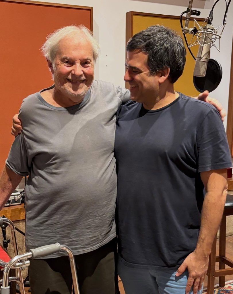 Francis Hime toca piano e canta com Pedro Miranda no primeiro álbum do coletivo carioca Forró da Gávea