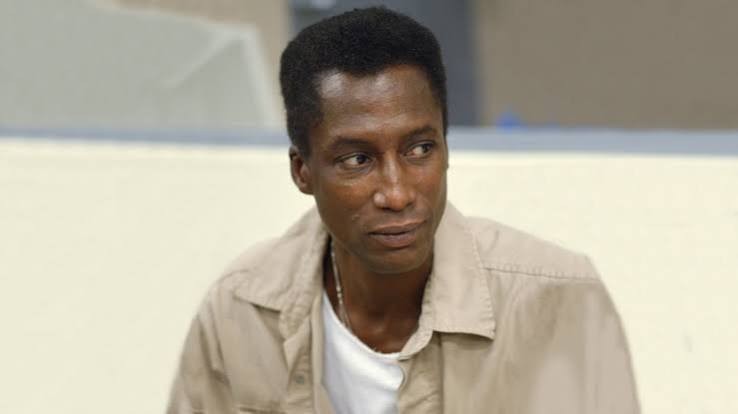 Michael Wright, ator de ‘Oz’ e ‘O Exército Inútil’, morre aos 70 anos