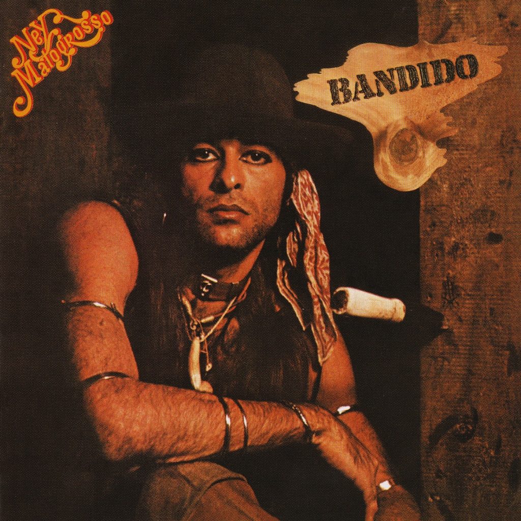 Álbum que firmou a identidade musical latina de Ney Matogrosso em 1976, ‘Bandido’ continua sedutor aos 50 anos