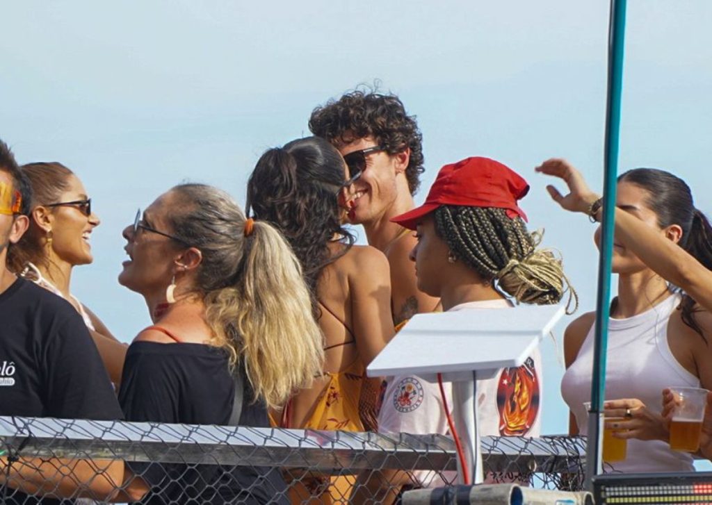 Shawn Mendes se declara a Bruna Marquezine: ‘Você mudou minha vida’