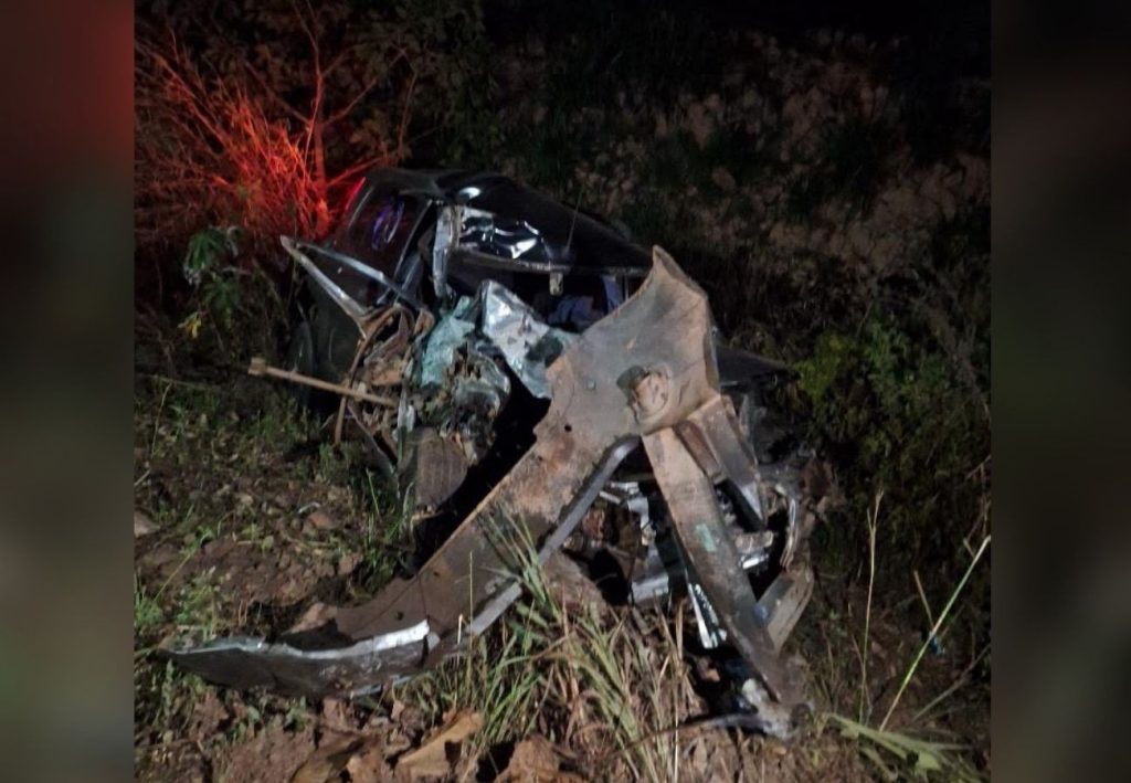 Motorista de carro de passeio morre em acidente com carreta na TO-201